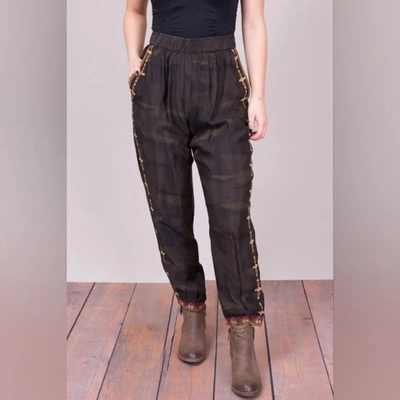Johnny Was Workshop Valea Jogger Pants Camo Embroidered